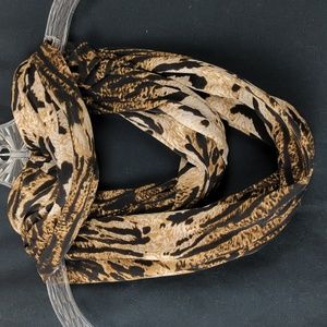 CHARMING CHARLIE ANIMAL PRINT INFINITY SCARF